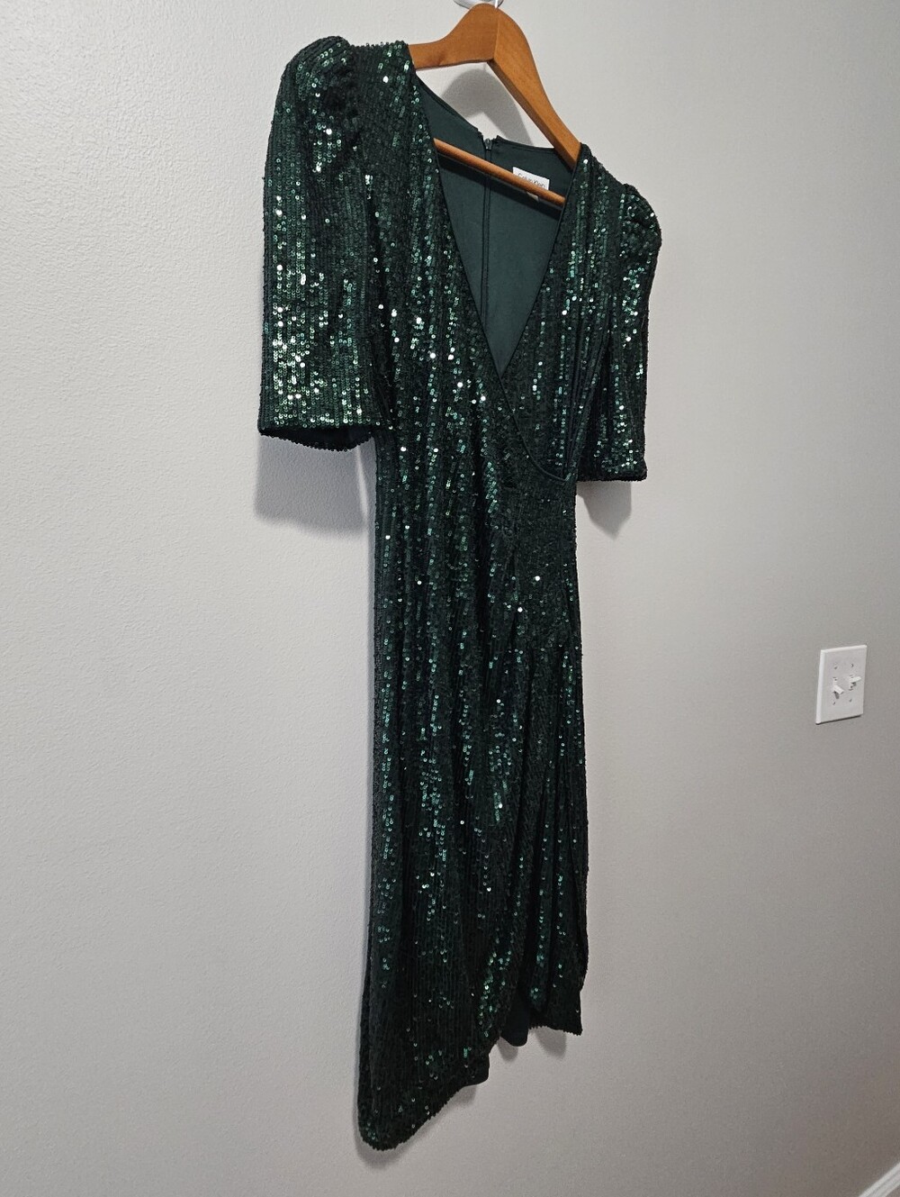 Dress - Picture 2 of 8